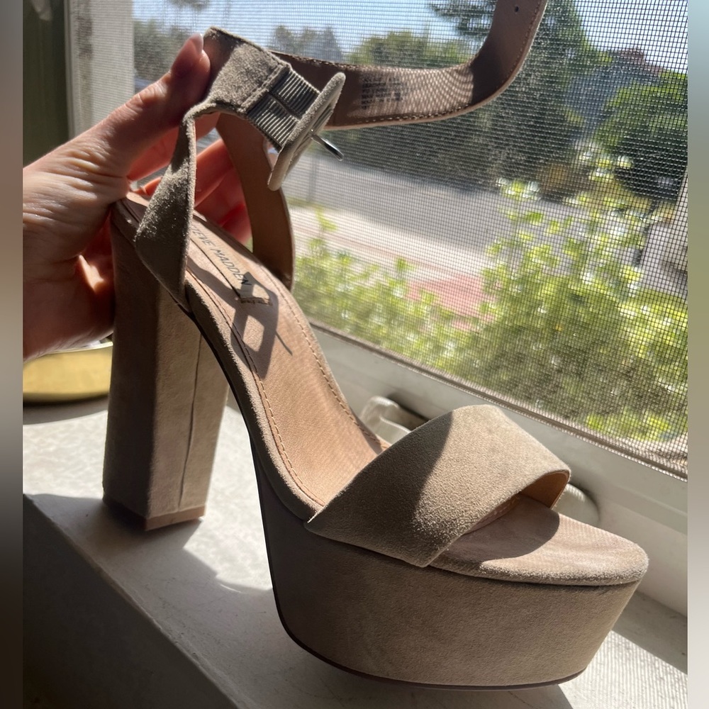STEVE MADDEN PLATFORM HEELS - Picture 3 of 11